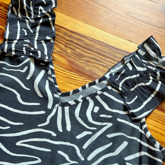 Mud Pie Arielle Ruffle Sleeveless Top, size medium - Picture 2 of 4